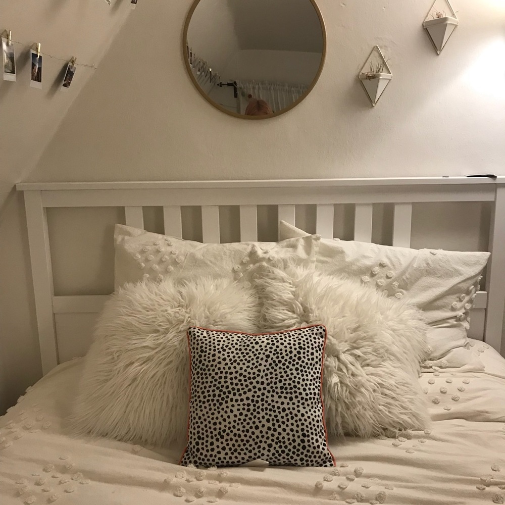 Dotted throw pillow